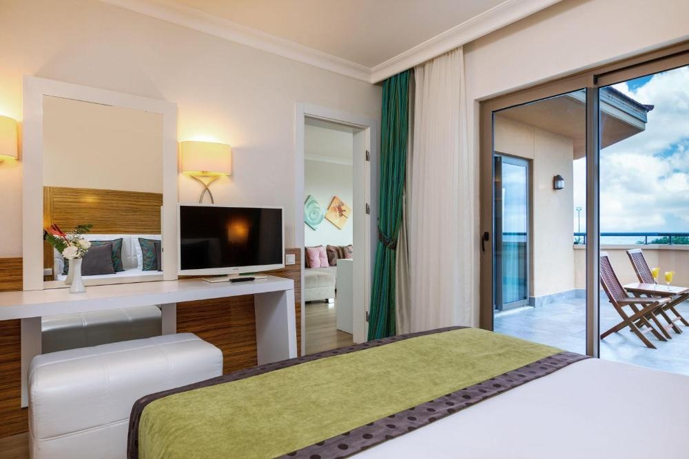 Aqua Family Suite Room at Asteria Family Resort Belek, photo 4