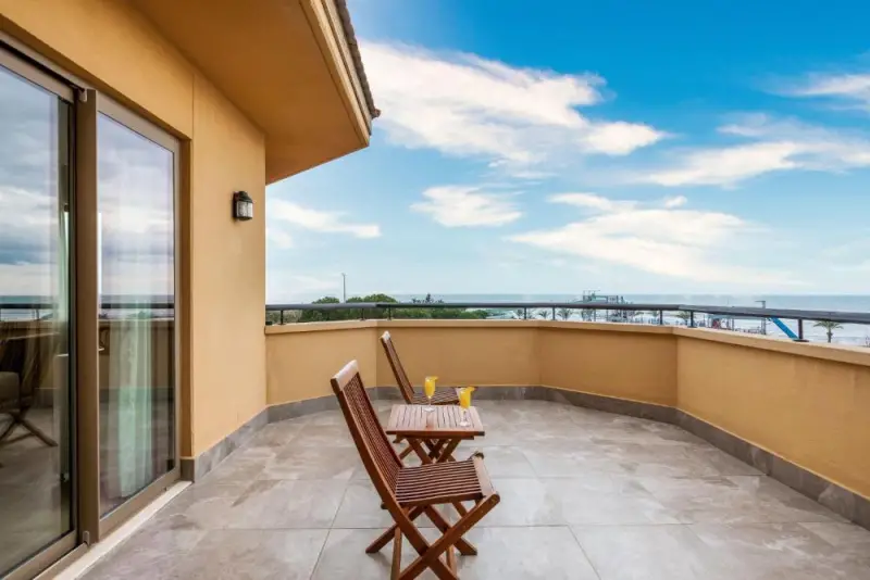 Aqua Family Suite Room